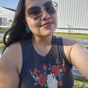 Meet your Posher, Melissa